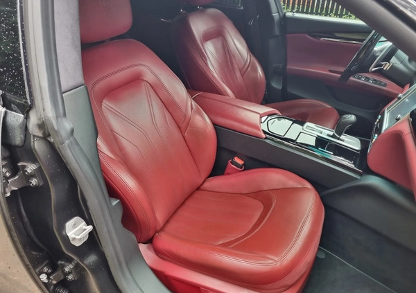 Maserati Quattroporte cena 170000 przebieg: 105264, rok produkcji 2015 z Warszawa małe 497
